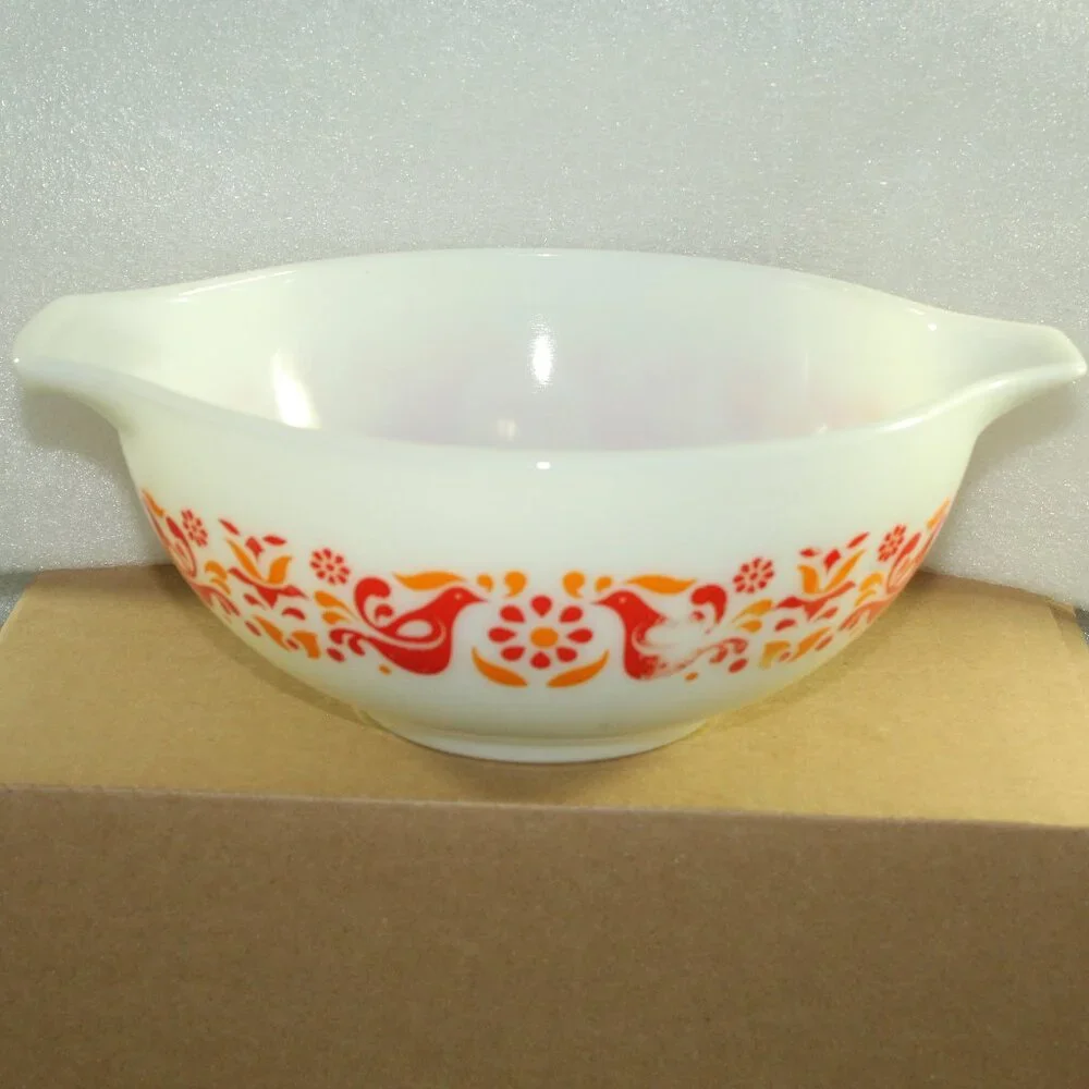 Vintage Pyrex Friendship Birds  2 1/2Qt Cinderella Mixing Bowl 443